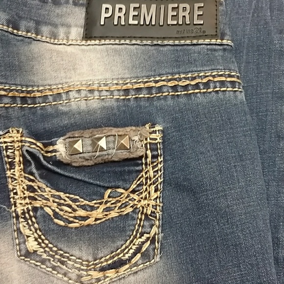 Distressed skinny jeans NWT - Picture 5 of 8